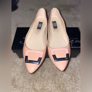 Women’s like new flats